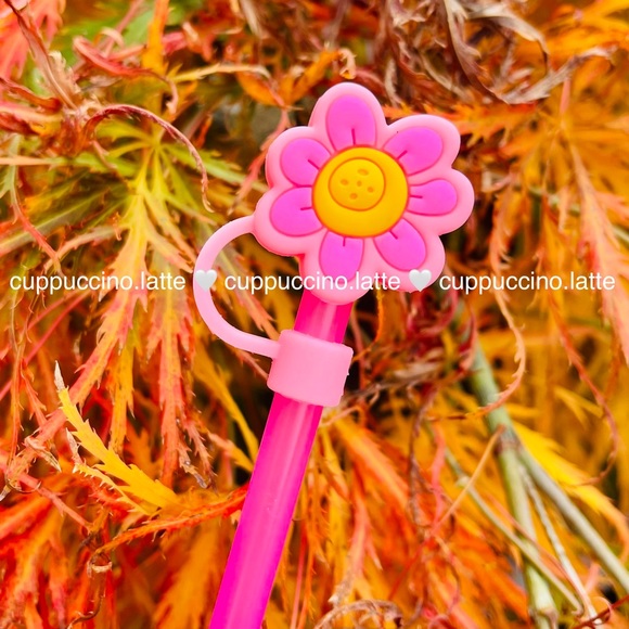 Starbucks Accessories - 🌸NEW🌸Pink Flower Straw Topper Cover